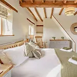 3 Bed In Richmond Oc-91578
