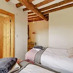 3 Bed In Richmond Oc-91578 *