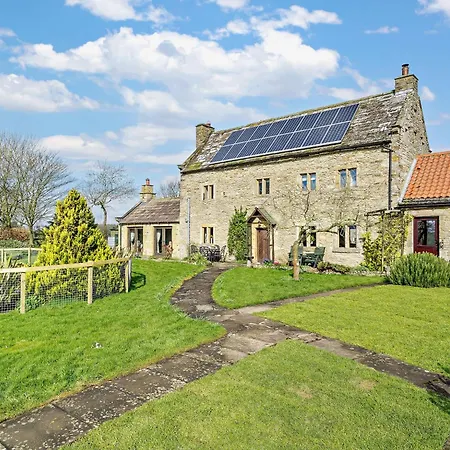 3 Bed In 91578